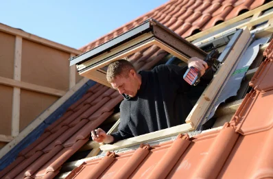 Pose de fenêtres de toit Velux à Aussurucq